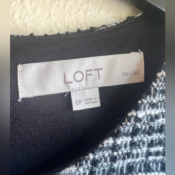 LOFT summer tweed-look dress; size 6P; button accents at bottom - Picture 4 of 5